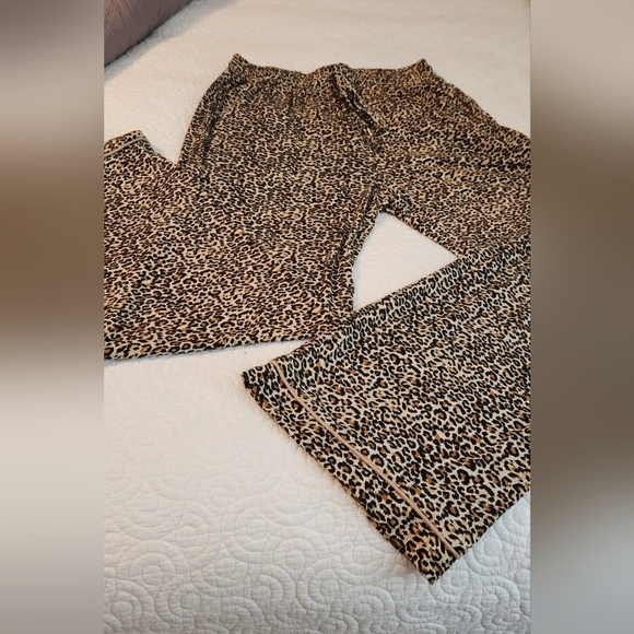 Jodifl Animal  Print Pajamas - Picture 4 of 8